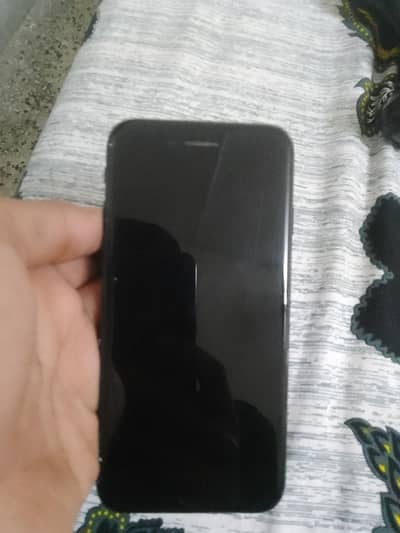 iphone 7 128gb (89% battery health) I can lower the price