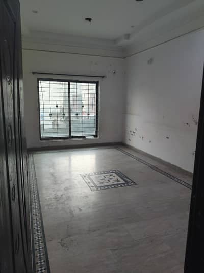 4 Marla Lower Portion Available For Rent