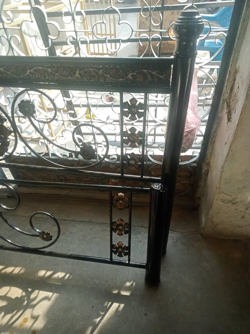 iron double bed 1