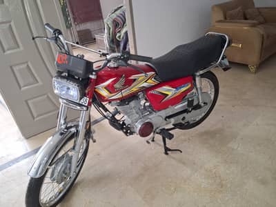 ​2025 Honda 125 | Red | 3500km | Registered | Company Warranty