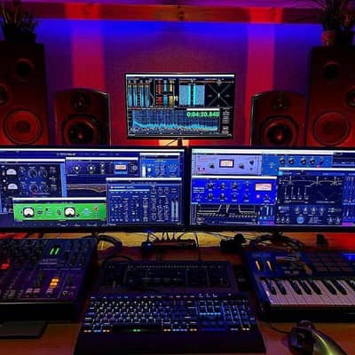 Vocalist singer/Required