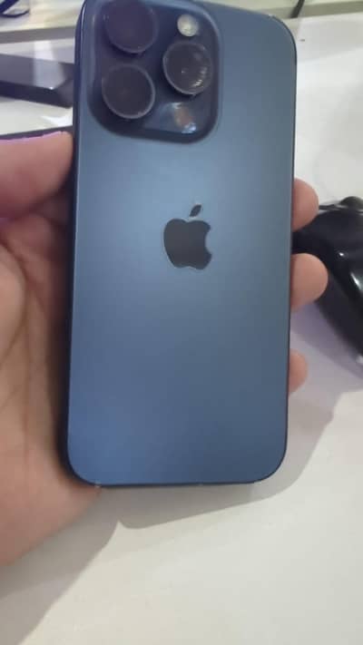 Iphone 15 pro with box/ 128GB