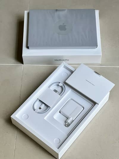 Apple MacBook Pro Top Condition