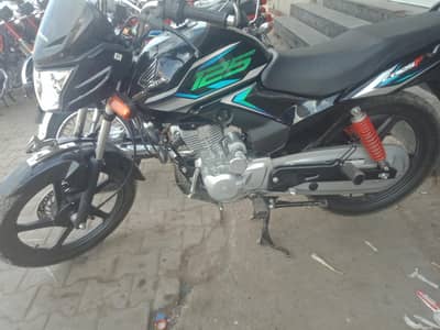 CB125f Black 2025