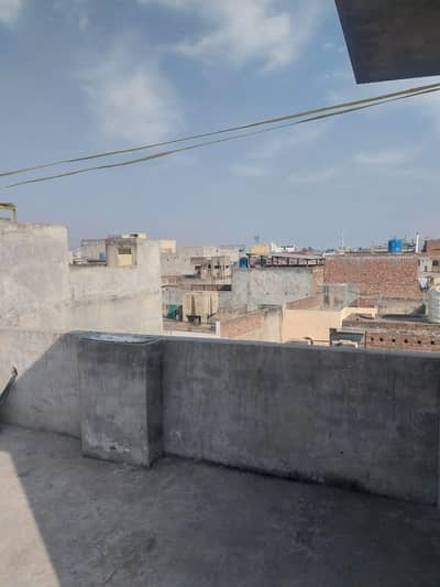 toproof 4th floor 5 Marla 17 by 66 2 roproof available