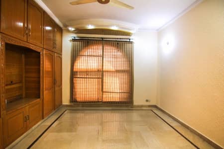 Luxurious 1 Kanal Fully Basement House For Sale In DHA Phase 3