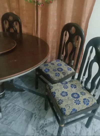 Dining table with 6 chairs