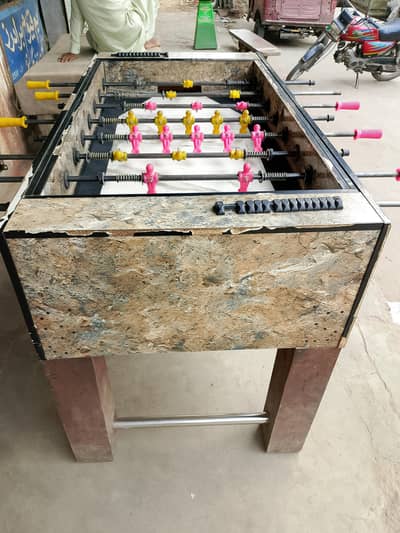 Bawa game football  contact me on 03217854121