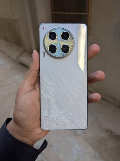 Techno camon 30 with box