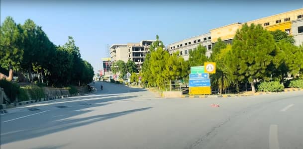 10 Marla Residential Plot In Bahria Town Phase 8 - Block I Is Available For sale