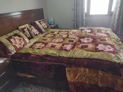 selling my bridal bed sheet set in low price