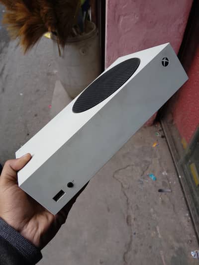 Xbox series S With Box Good condition 4 games