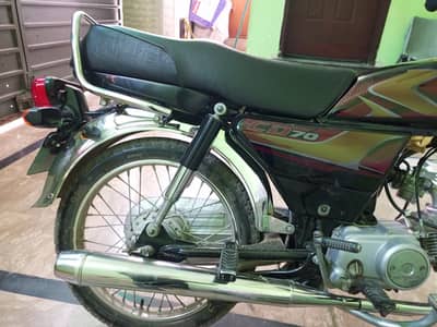 ya bike sale kar raha hu original tapa Tanki han or horon ha