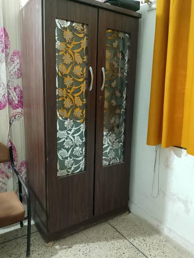 Premium Partage Wood Wardrobe with Decorative Floral Glass Panels