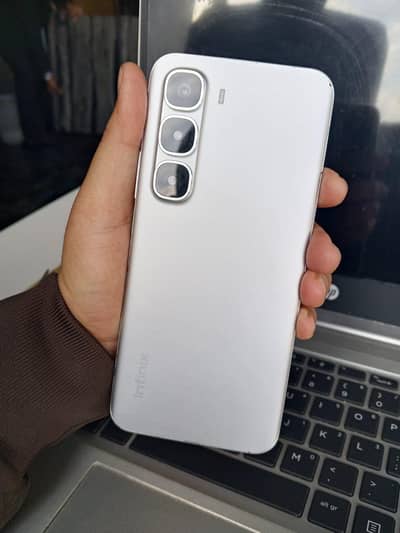 infinix hot 60 Pro plus 8/256gb