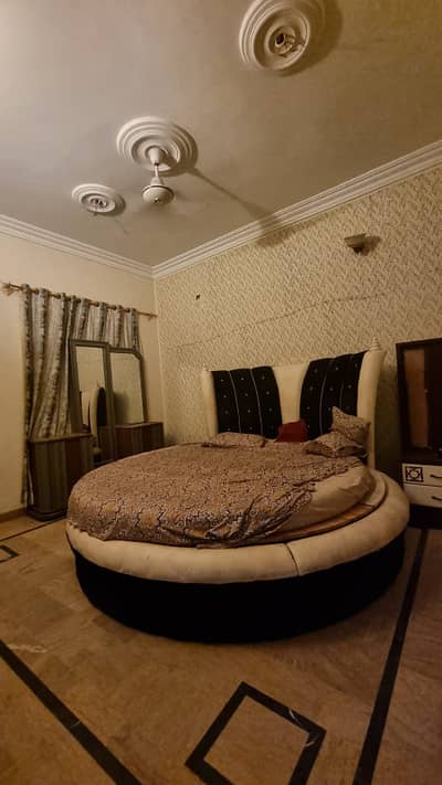 Corner 150 Sq Yard Bungalow G+1 | Located Near Park, 100 Ft Road| For Sale In Block 15, Gulistan-E-Jauhar