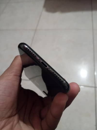 iphone x 10/8 condition