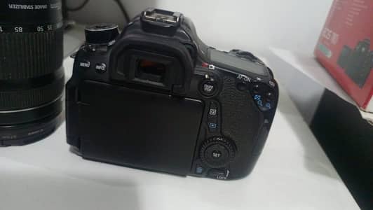 Canon 70d DSLR Camera with 18-135 Lens
