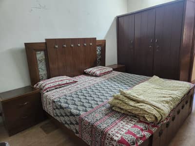 King Bedroom, 3 cupboard, glass divider, dressing table 4pcs Full set