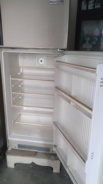 genral no frost  made in japan full size