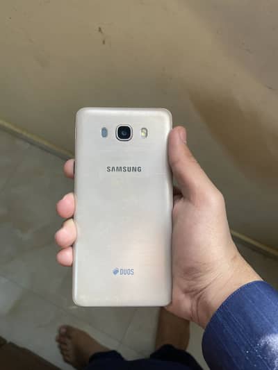 Samsung J7