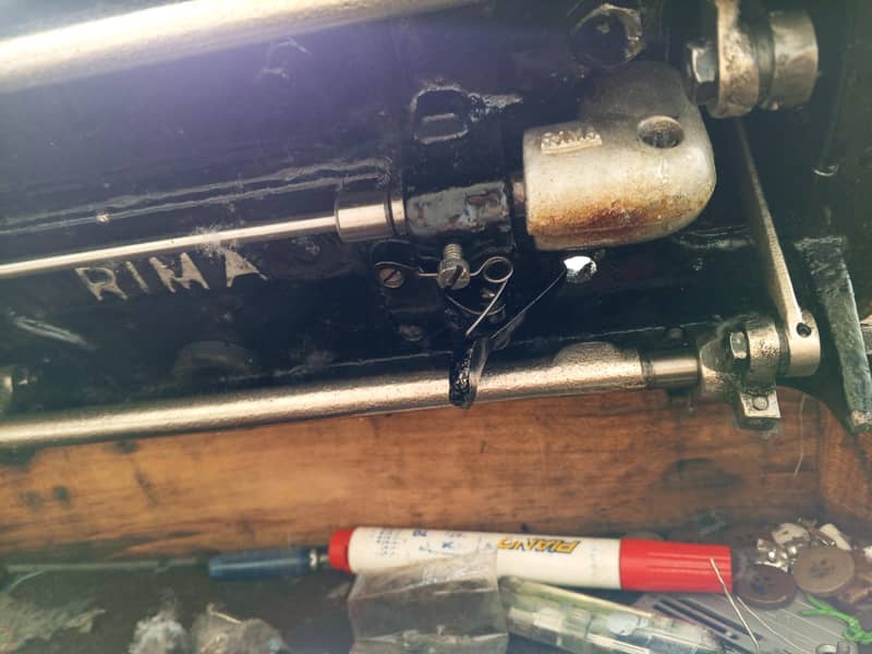 sewing machine 4
