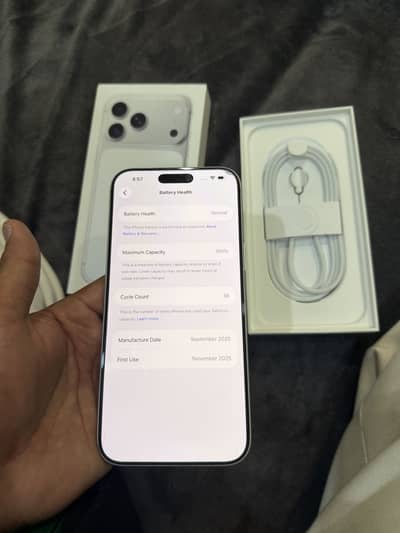 Iphone 17 pro max 256gb physcial pack box wire 36 cycle count