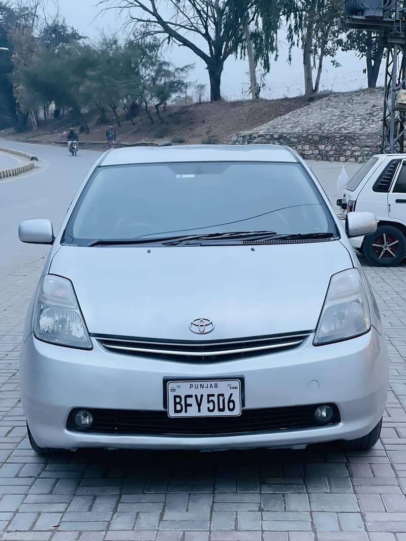 Toyota Prius S 1.5 full option like new battery abs 100% - Cars ...