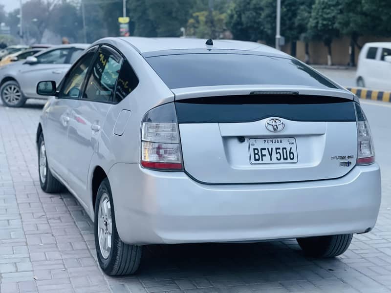 Toyota Prius S 1.5 full option like new battery abs 100% - Cars ...