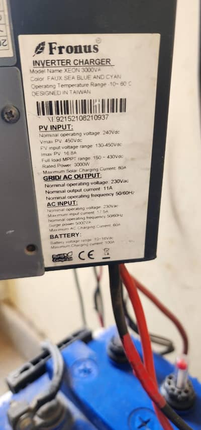 3kw hybrid solar inverter and 4 solar panels