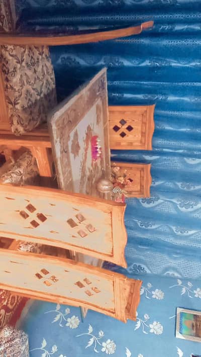 Dining Table with 6 chairs