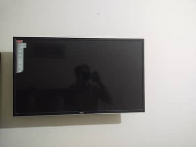 orignel TCL LCD for sale not android