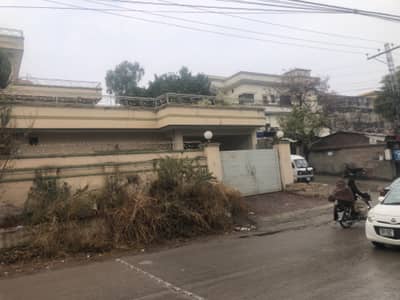 Ideal location new lalazar foundation university school college rose lane