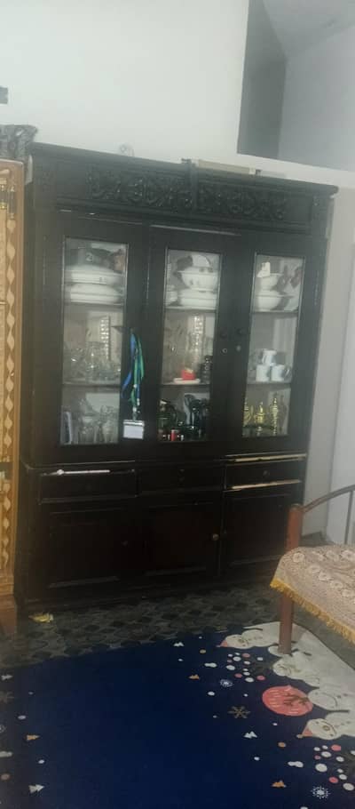 use items for sale dressing showcase side table and double bed