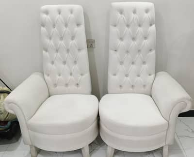 Tufted chair ,oval ottoman,