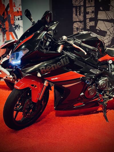 Benelli 302R 2019 EFI Heavy Bike