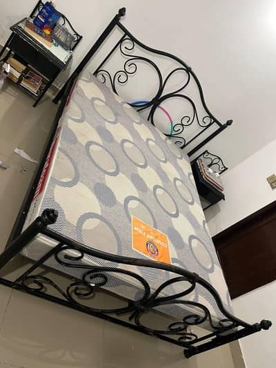 iron bed queen size