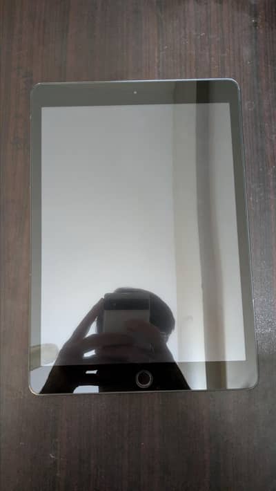 Ipad 9th generation, 64gb, used, 9/10 condition, only one hand used