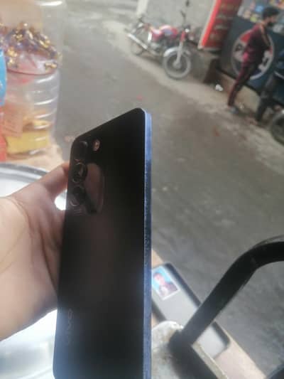 vivo y 100 1 bar b ni open hua kuch b 1 Sal chla full original hr chee