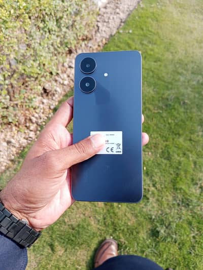 with box realme note 60 4 + 4 64 GB 18 month warranty ke sath good