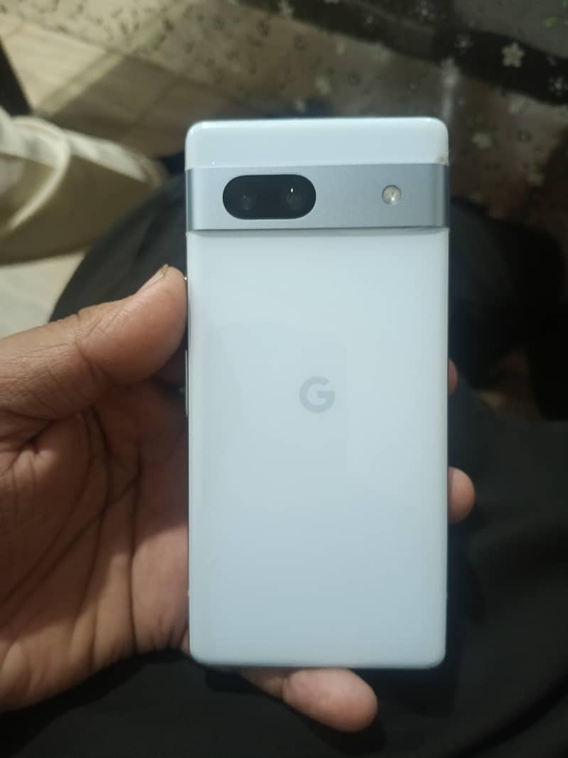 Google Pixel 7a. 2
