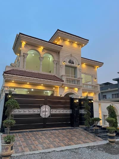 Prime Location 1 Kanal House Situated In Shaheen Housing Scheme For sale