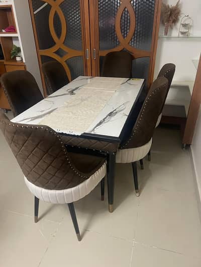 6 seater Dining table