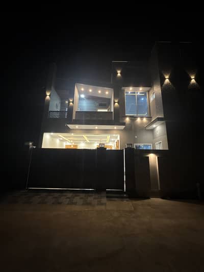 9.55 Marla luxurious house for sale