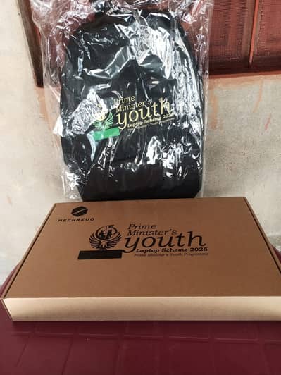 MachRevo 14″ Full HD Laptop | Ryzen 5 7430U | 8GB RAM | 256GB SSD