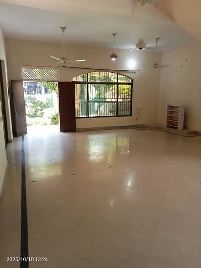 10 Marla beautiful house