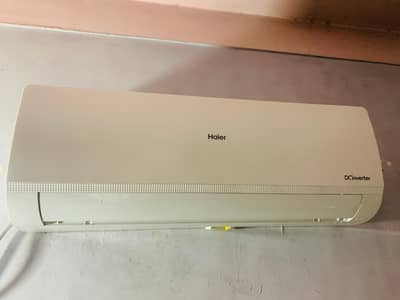 Haier 1.5 ton inverterAC. New evaporator installed from Haier company.