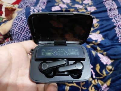 M19 Earbuds With Power Bank And Light IS New Condition