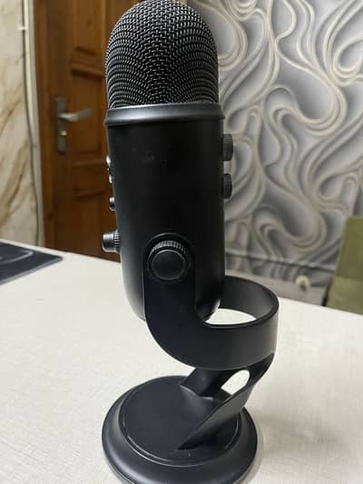 Blue yeti Black out edition microphone