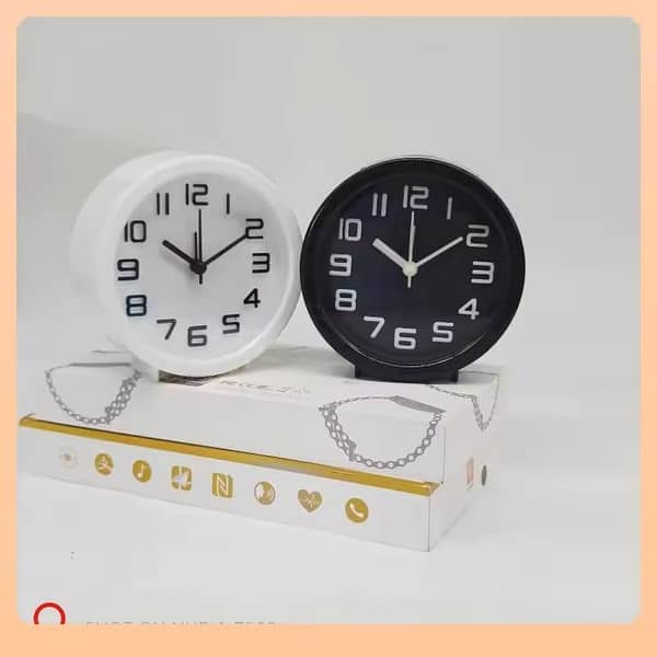 Plastic Desktop Clock for Kids Room Bedroom office Mini Small Nightstand Candy Colored Alarm Bedside Table Mute Design for Desktop
